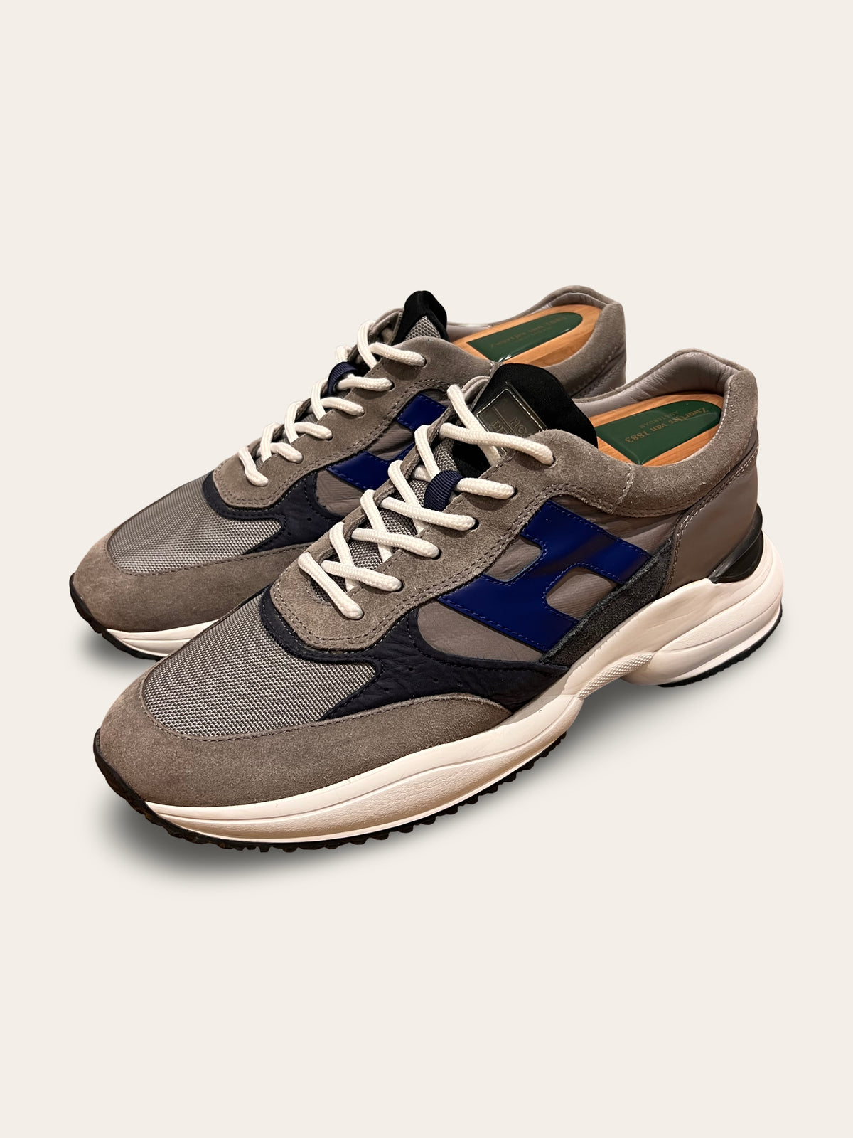 Hogan Interactive Classic Sneakers | Very Good Condition | UK 7.5 / EU 42