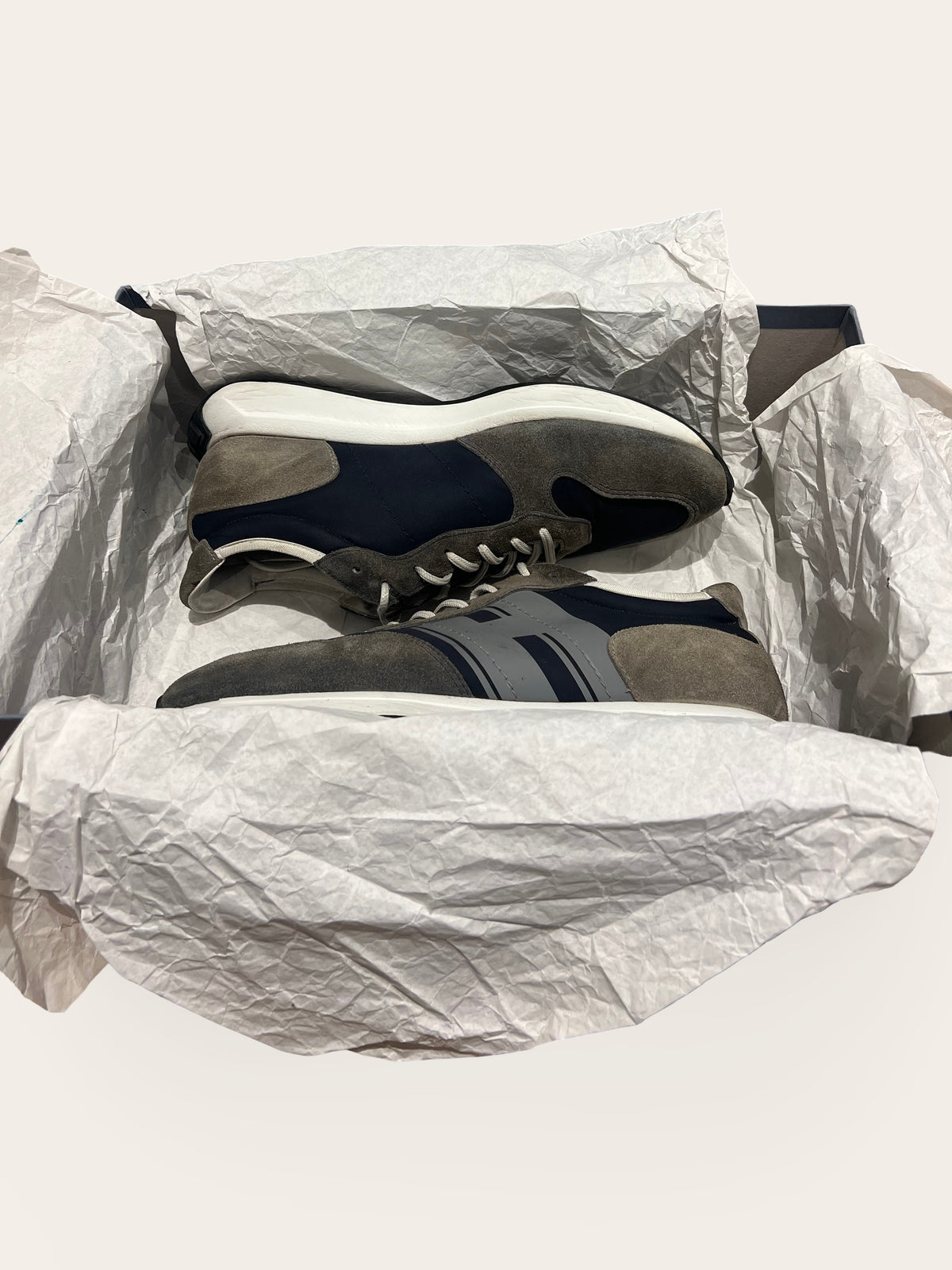 Hogan H601 Sneakers | Like New (Store Display Model) | UK 7 / EU 42